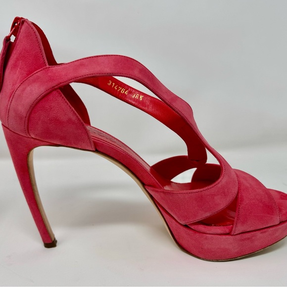 Alexander McQueen Armadillo Heels in Geranium, Size 38.5 - Picture 3 of 7